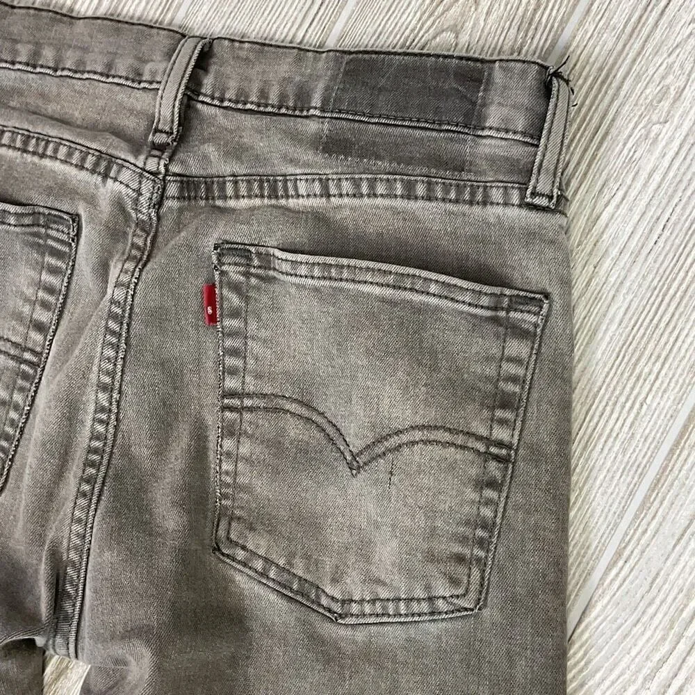 Vintage Levi's Relaxed Straight Leg Men's 30x32 Levis S40196 Gray Wash